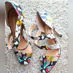 NIB Antonio Melani multicolored snakeskin print heeled strappy sandals, size 9.5